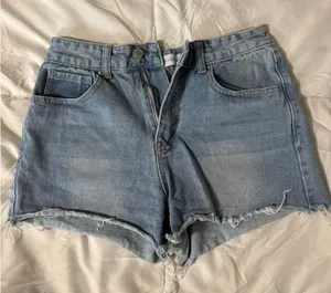 Khaki x Blue Denim Shorts Size 26 thumbnail 1