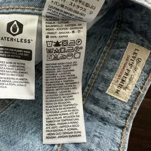 Levis Premium Womens High Loose Shorts Sz 26 Lets Stay in Short thumbnail 12