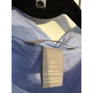H&M Button Down Shirt Pinstripe Blue‎ Hidden Placket Size 6 Dark Academia Office thumbnail 6