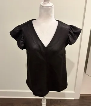 Voy Faux Suede Look Flutter Sleeve Top Sz M thumbnail 1