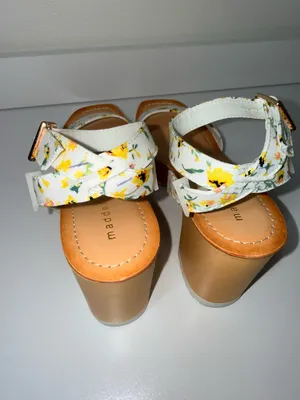 Madden Girl Caprise Block Heel Sandals White Yellow Floral thumbnail 7