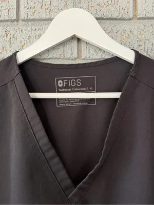 Figs Catarina One Pocket Scrub Top Black Size XL thumbnail 3
