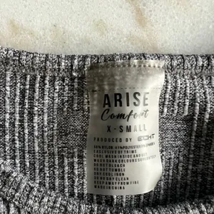 Echt Arise‎ Comfort Crop Top Long Sleeve Ribbed Athleisure Gray XS thumbnail 2