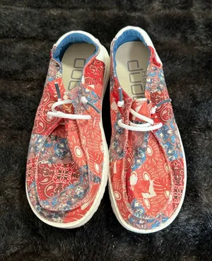 Hey Dude Wendy Patch Geo Flower slip on shoes size 5 red bandanna thumbnail 1