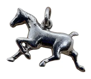 Vintage Silver Tone‎ Horse Charm Prancing Equestrian Magnetic Pendant 2.09g thumbnail 1