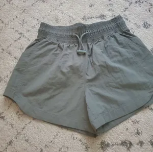 FLX Women's Olive Drawstring Elastic Waist Shorts Size Small thumbnail 1