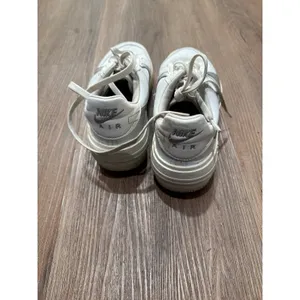 Nike‎ Air Force 1 PLT.AF.ORM Womens 7 White Metallic Silver DJ9946-101 Platform thumbnail 4