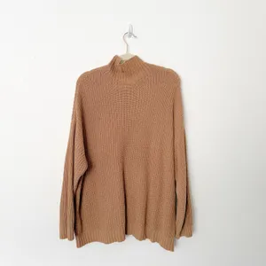 [American Eagle] Tan Oversized Boxy Turtleneck Ribbed Knit Sweater Sz Large L/XL thumbnail 3