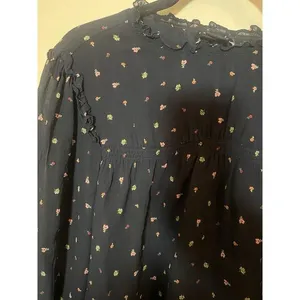 Sanctuary Anthropologie Women Top L Black Floral Ruffle Lined Smocked Blouse thumbnail 2