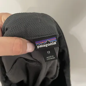 Patagonia Size 12 Women’s Pants Hiking Camp Workout Pockets thumbnail 6