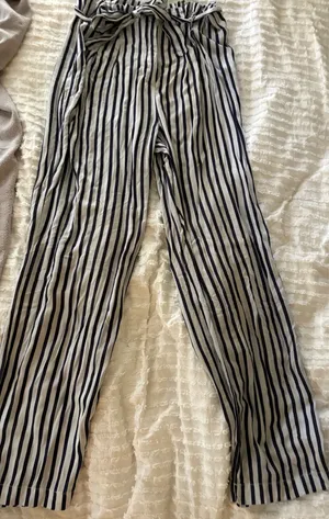 Ci Sono Go soft wide leg striped pants thumbnail 1