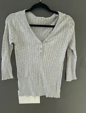 Aeropostale Y2k Grey Ribbed‎ Cable Knit Henley 3/4 Sleeve V-Neck Top Large thumbnail 1