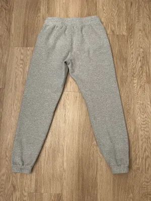 aritzia sweatpants thumbnail 3