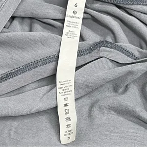 Lululemon size 6 Gray V-Neck Women's Top FLAWED thumbnail 6