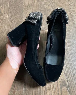 Tory Burch Josephine Black Velvet Block Heel Pumps with Crystal Bow size 6.5 thumbnail 1
