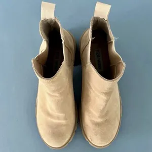 Steve Madden Howler Sand Suede Chelsea‎ Lug Sole Ankle Boots thumbnail 6
