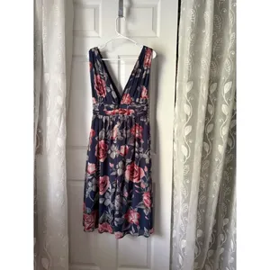 Lulus Queen of Hearts Floral V-Neck Sleeveless Midi Dress flowy side slit size M thumbnail 2