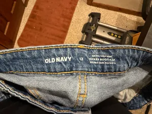 Old Navy Kicker Bootcut Jeans thumbnail 5