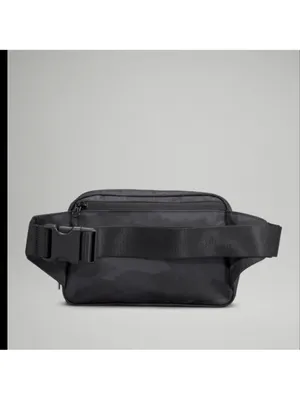 Lululemon Everywhere Large Camo Belt Bag 2L Grey Black Camouflage Unisex thumbnail 5