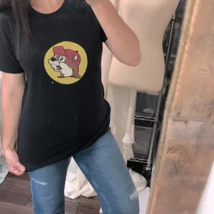 Buc-ees black T-shirt size medium cotton thumbnail 5