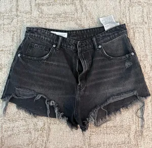 Jeans shorts thumbnail 1