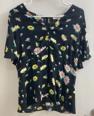 LOFT Black Floral Short Sleeve Blouse Top with Back Zipper Size 8 thumbnail 1