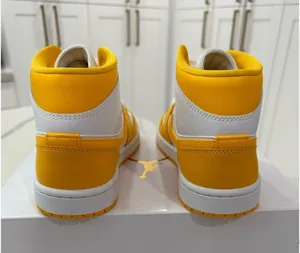 Jordan 1 Mid- University Gold thumbnail 3