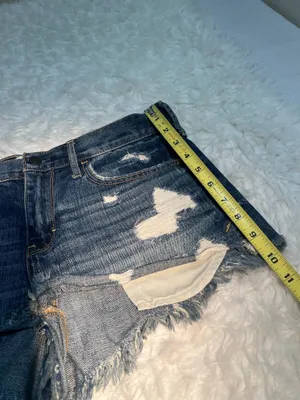 Hollister Size 5 Distressed Mid rise Jean shorts thumbnail 2