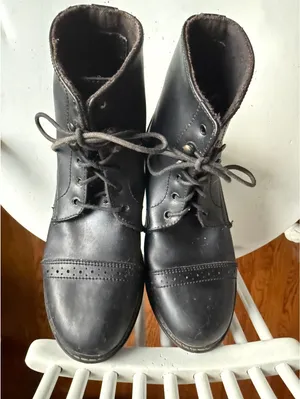 Tuffrider Black Leather Lace-Up Ankle Boots thumbnail 1