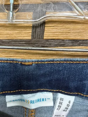 Canyon retreat embroidered jeans size 6 thumbnail 6