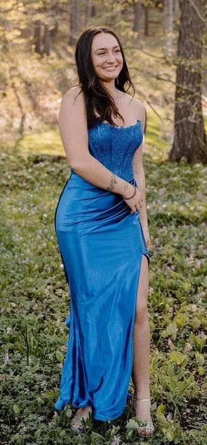 Sherri Hill dress thumbnail 3