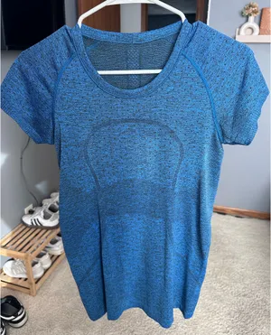 Lululemon Swiftly Tech Short Sleeve thumbnail 1