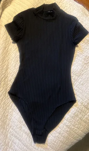 Kendall and Kylie bodysuit black cap sleeves size extra small thumbnail 1