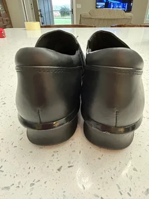 Clarks Women’s Loafers 6 1/2 M Black Leather thumbnail 6