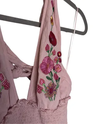 ✨ Olivaceous Size L Pink Floral Embroidered Halter Tiered Mini Dress 🌸✨‎ thumbnail 4