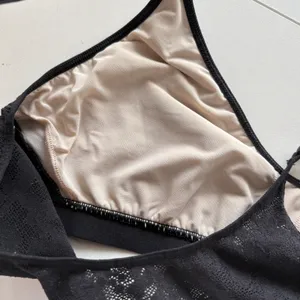 Lululemon Flow Y Bralette Womens Black Floral Lace Adjustable Straps thumbnail 5