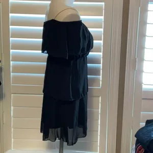 Shasa Black Off-Shoulder Flutter Sleeve Cocktail Dress thumbnail 2