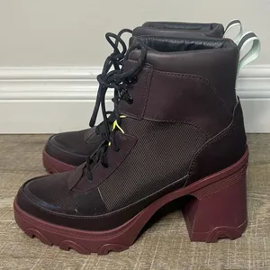 WOMEN'S BREX™ HEEL LACE BOOTIE Size 9.5 thumbnail 1