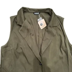 Bloomchic Sleeveless Cardigan Dress in Green, Size 14-16 thumbnail 2