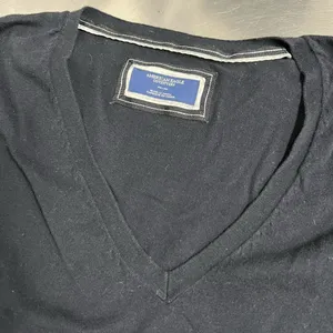 American Eagle Black Long Sleeve V Neck Top - Size Medium - GUC thumbnail 3
