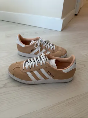 adidas Gazelle Suede Sneaker in Beige and White thumbnail 2