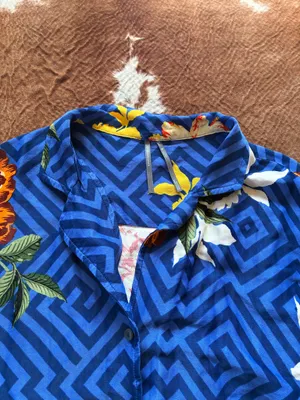 Anthropologie button down Hawaii style women's shirt Size small No flaws! thumbnail 3
