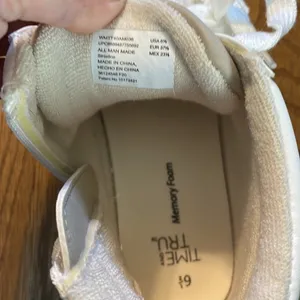 Time and Tru Women White Tan High Top Star Sneakers Side Zip 6.5‎ WMTT40AM036 thumbnail 3
