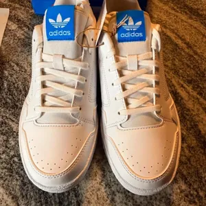 Adidas NY 90 Sneakers White Blue Trefoil Women’s 7 Youth 5.5 NWT thumbnail 6