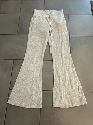 Aerie Kick It Flare Velour High Waisted Pants in Gray thumbnail 2