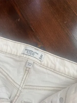 Abercrombie & Fitch White Straight Leg Women's Jeans thumbnail 2