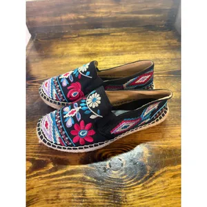 Johnny Was‎ Black Floral Embroidered Espadrilles Size 38 (Size 7.5) thumbnail 2