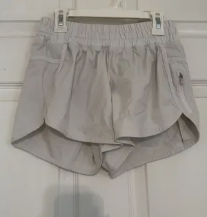Lululemon Tracker Shorts 4" White thumbnail 1