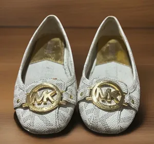Michael Kors MK Logo Vanilla Gold Signature Slip On Flats Sz 7M Ballet thumbnail 1
