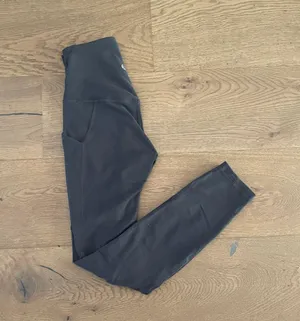 Align Leggings with Pockets 25” thumbnail 1